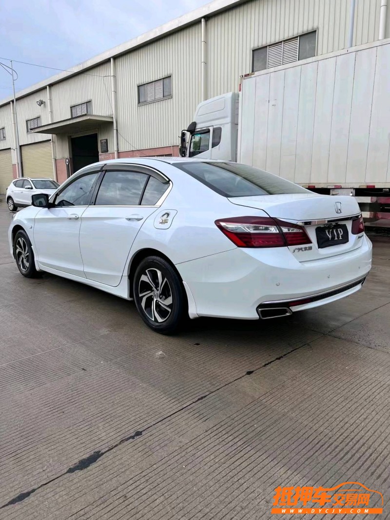 东莞18年本田雅阁7
