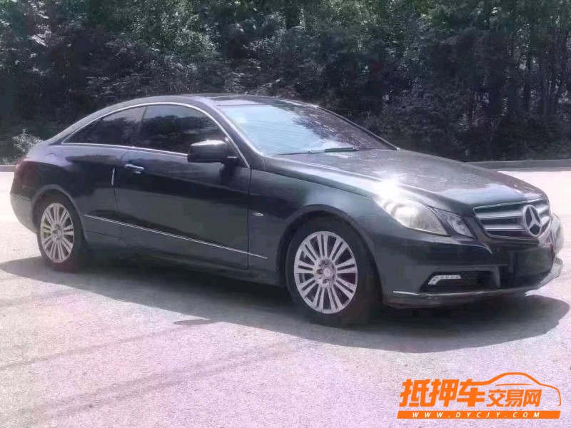 北京11年奔驰E4