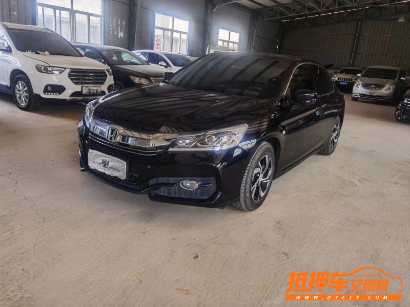 青岛17年本田雅阁2
