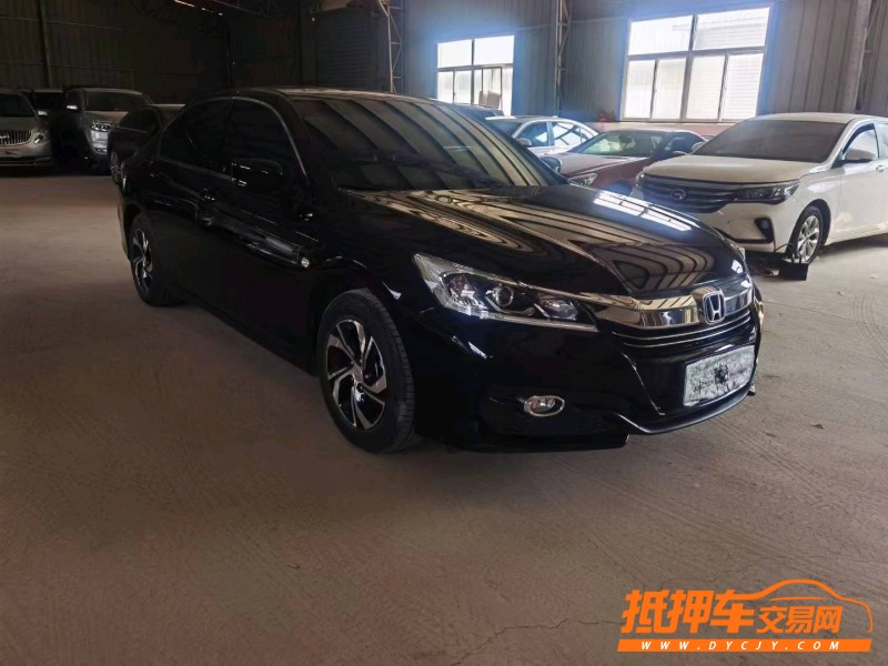 青岛17年本田雅阁3
