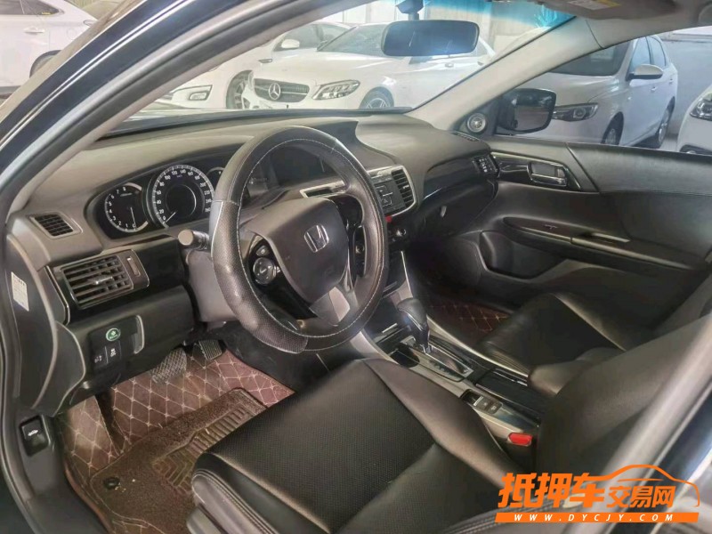青岛17年本田雅阁5