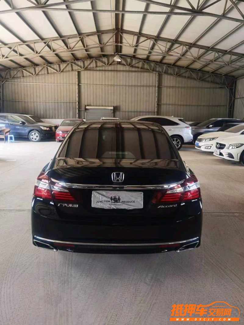 青岛17年本田雅阁8