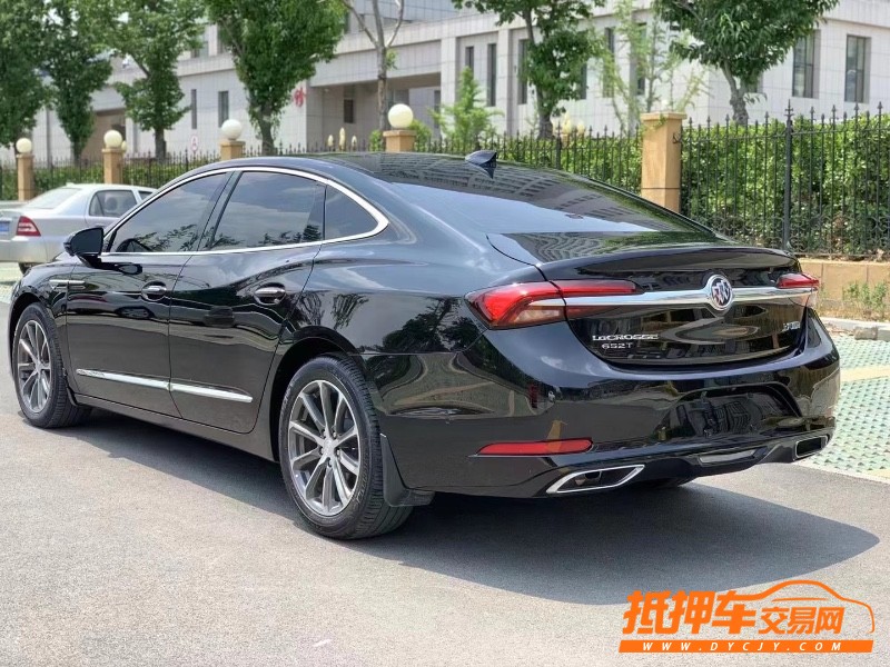 青岛20年别克君越4