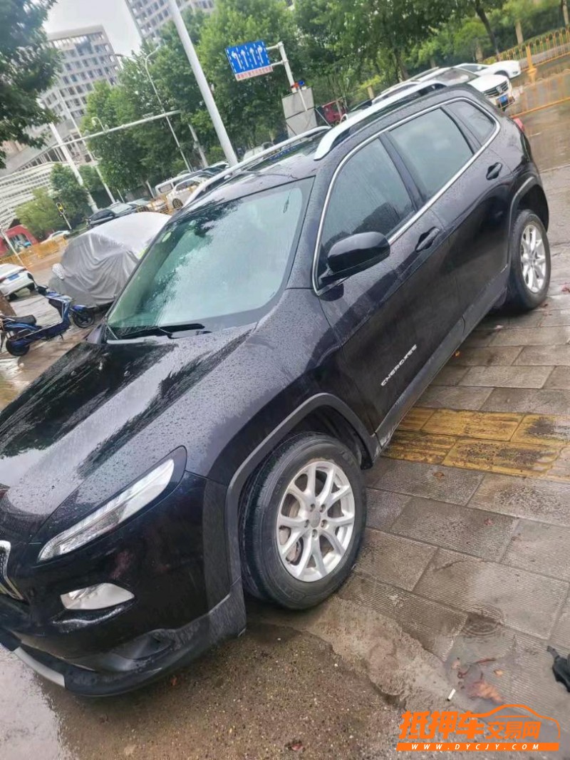 武漢18年Jeep自由光8