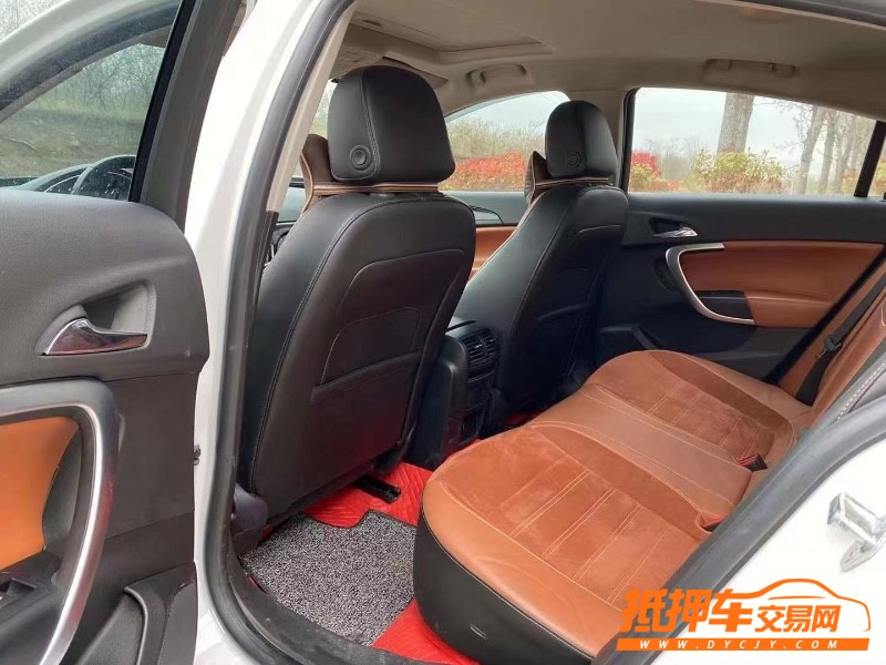 青岛17年别克君威1