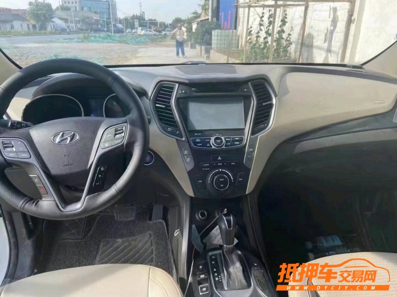 潍坊14年现代新胜达3