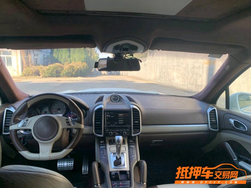 青島15年保時捷卡宴6