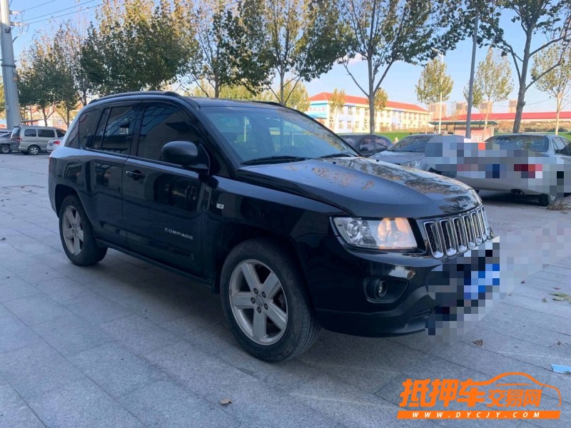 青島12年Jeep指南者3