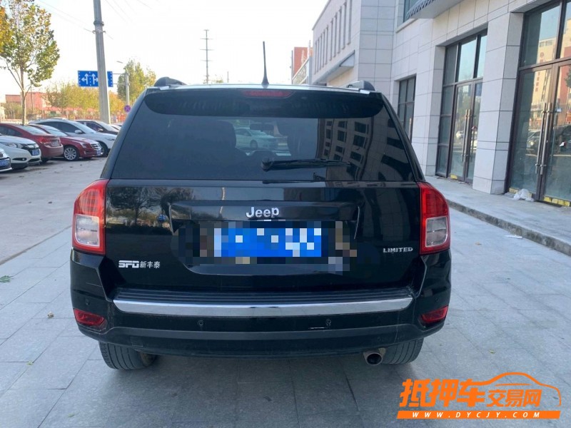 青島12年Jeep指南者9