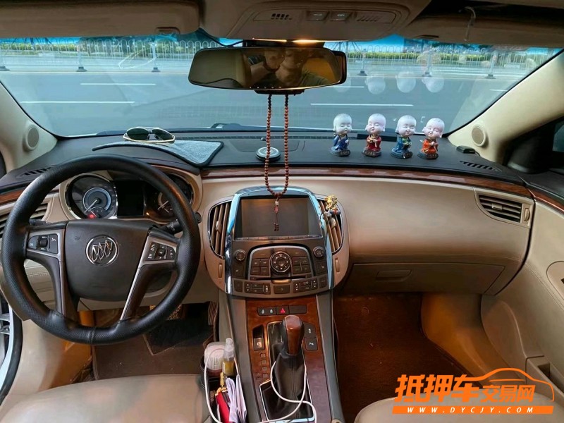 潍坊12年别克君越8