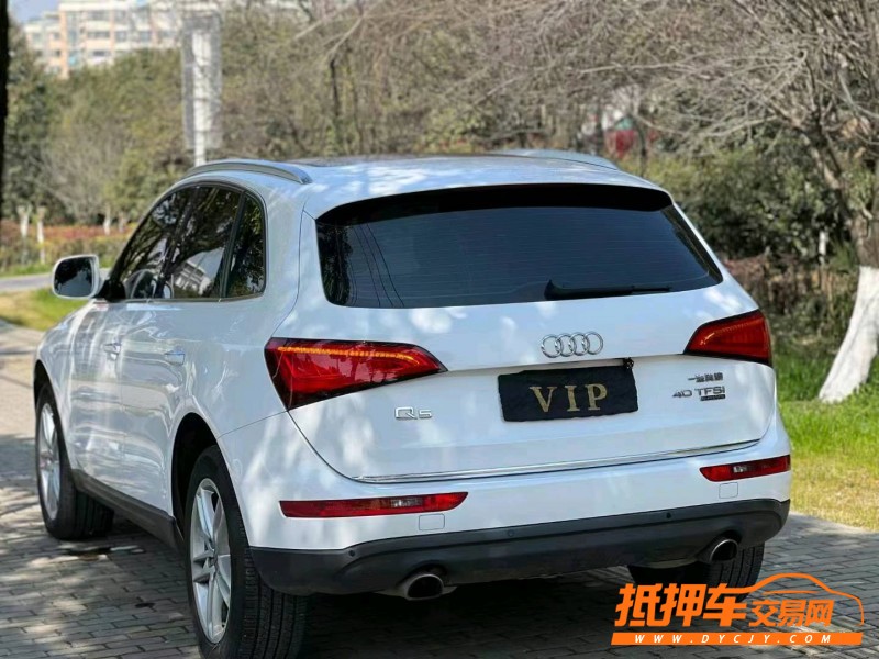 銅陵17年奧迪Q58