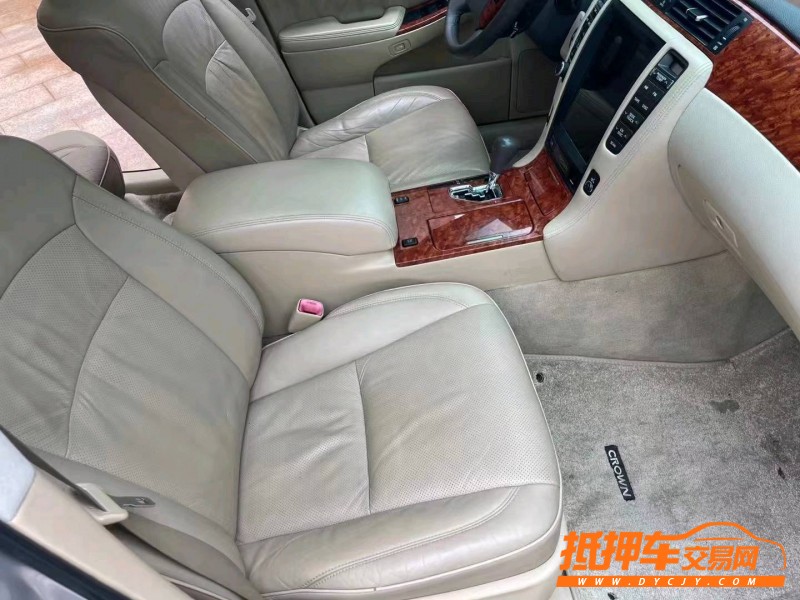 龍巖07年豐田皇冠4