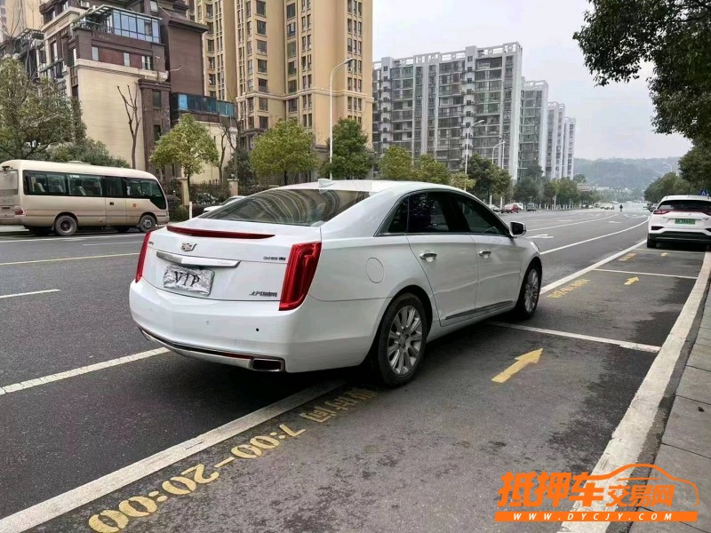 常德17年凱迪拉克XTS3