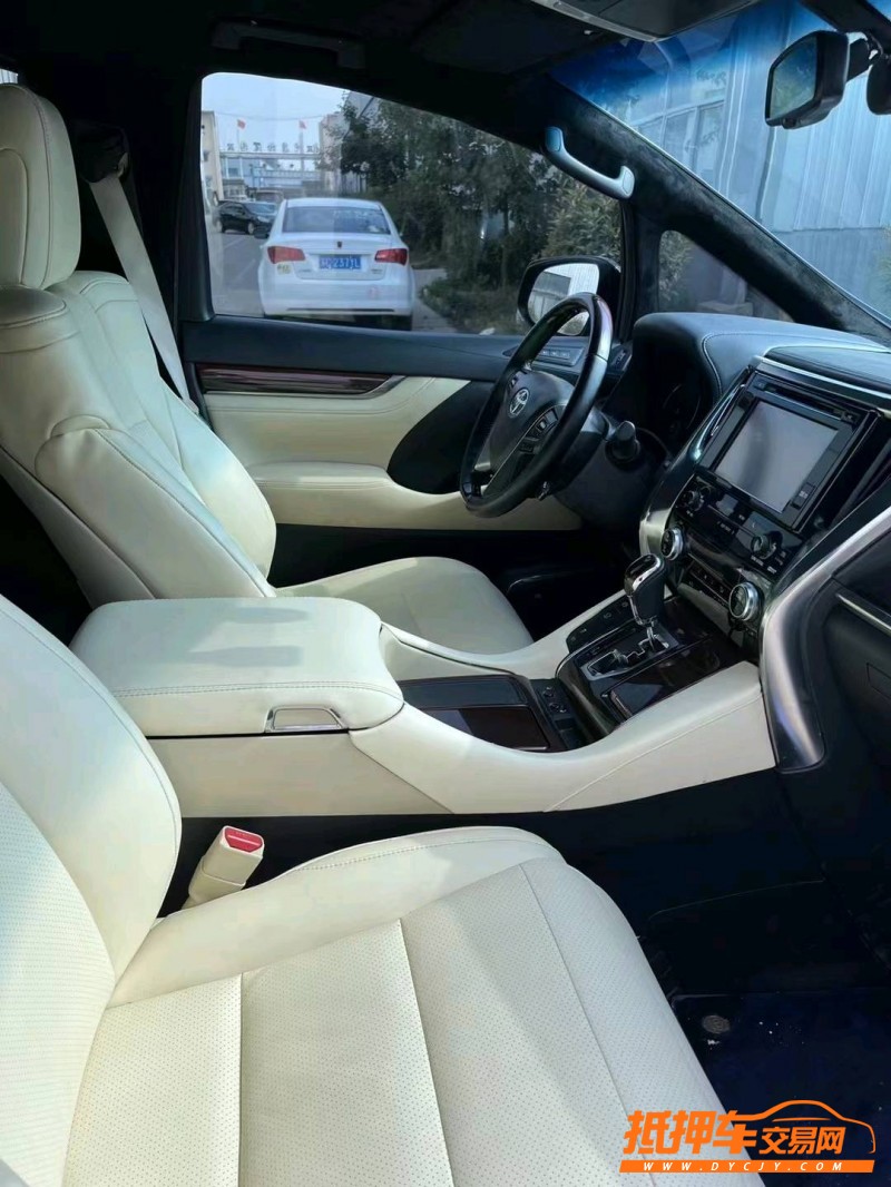 徐州17年丰田埃尔法3