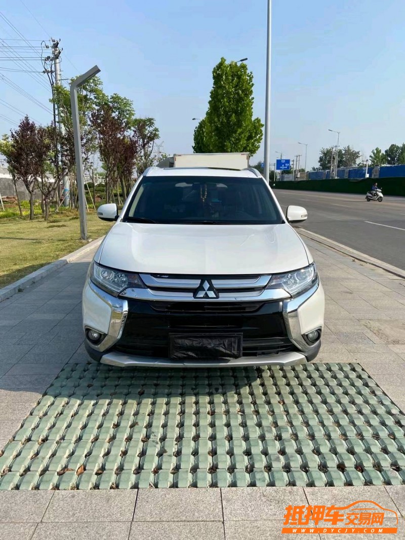 徐州18年三菱欧蓝德1