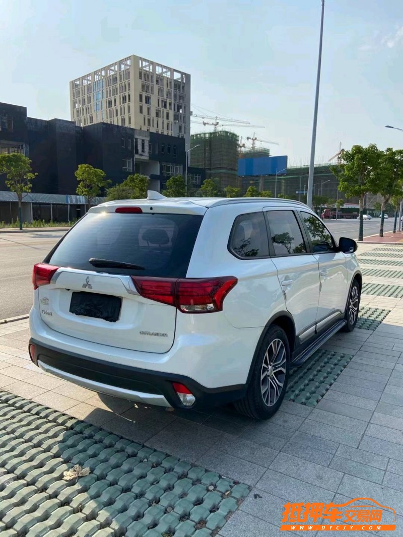 徐州18年三菱欧蓝德4