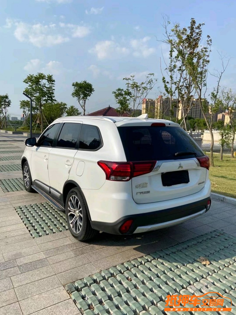 徐州18年三菱欧蓝德8