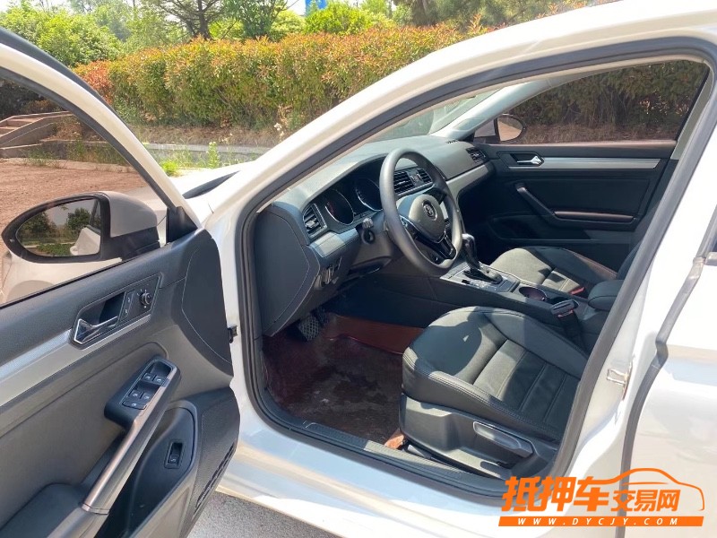 青岛16年大众凌渡2