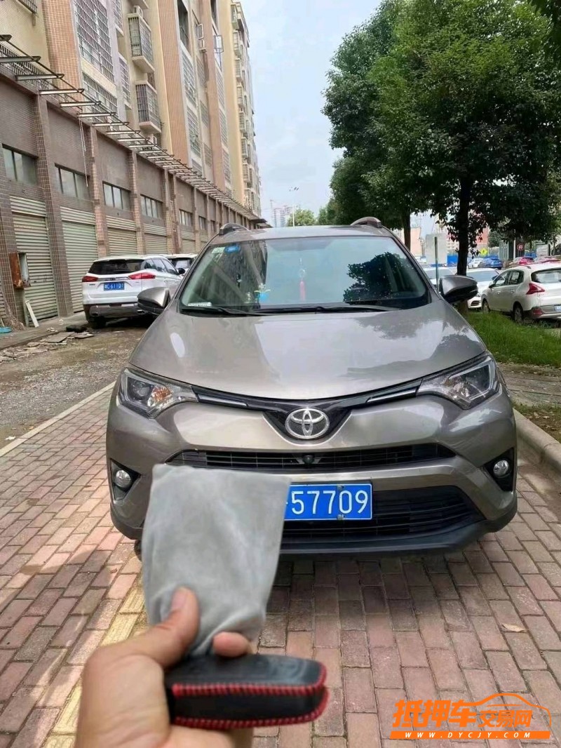 長沙18年豐田RAV4榮放1