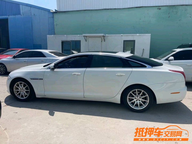 青島13年捷豹XJ3