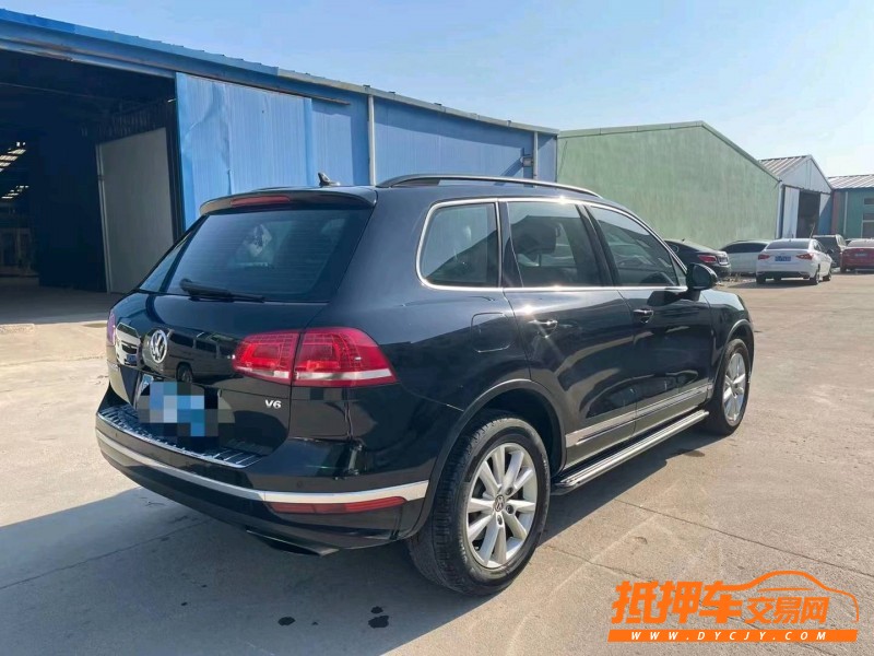 青岛16年大众途锐8