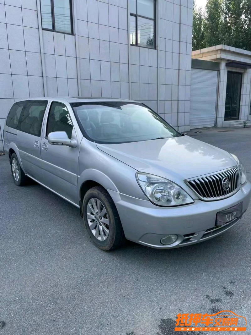 青岛11年别克GL82