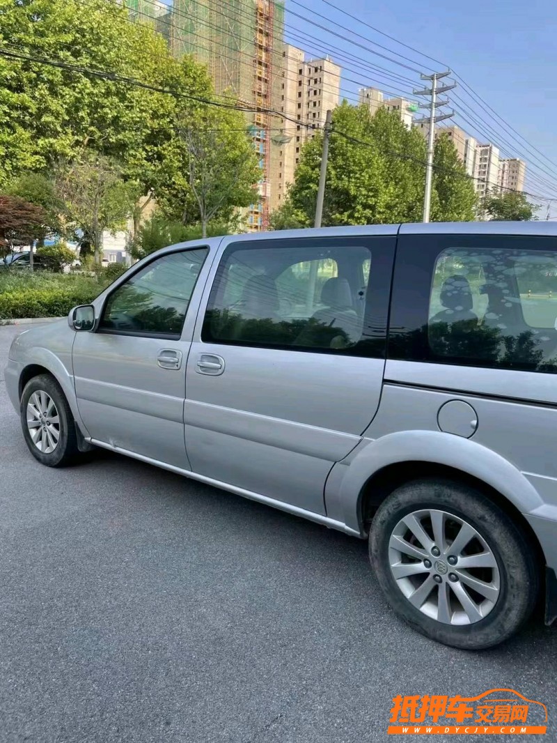 青岛11年别克GL86