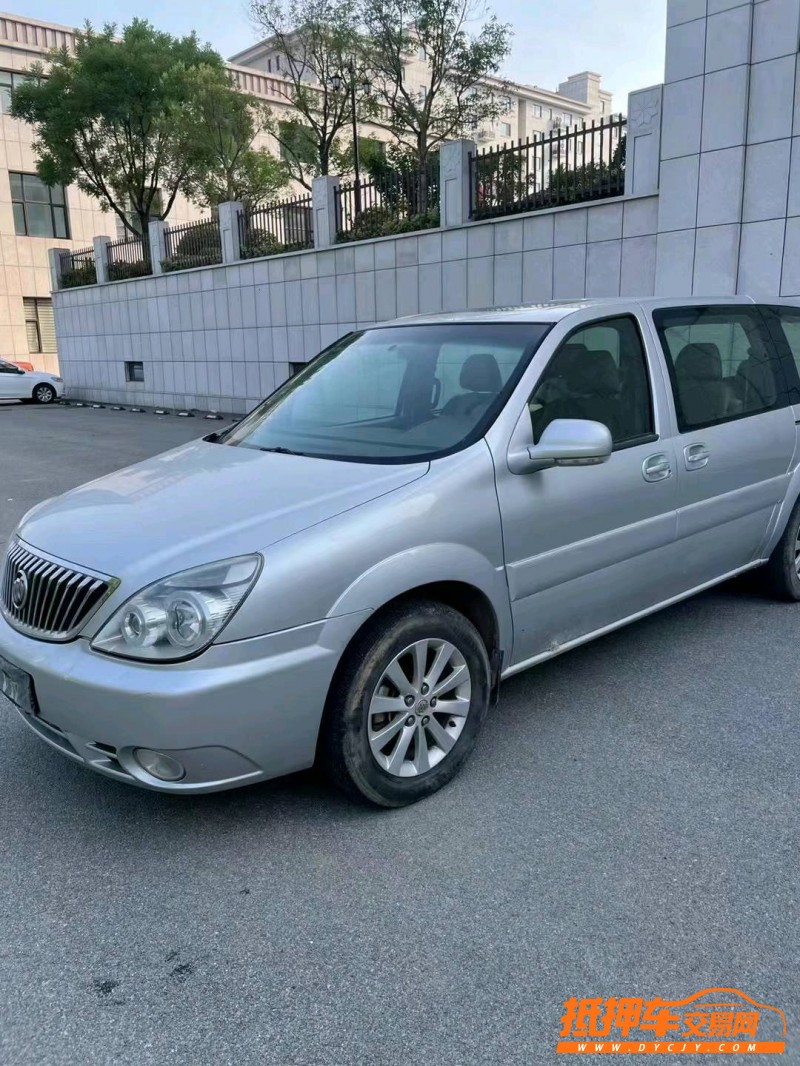 青岛11年别克GL88