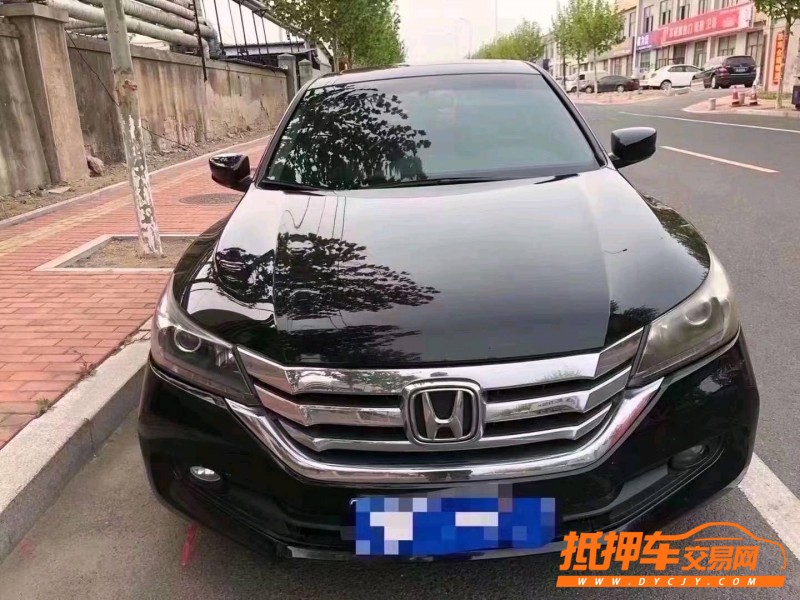 青岛16年本田雅阁1