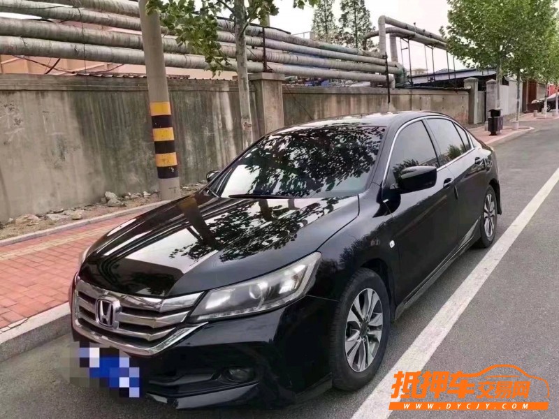 青岛16年本田雅阁2