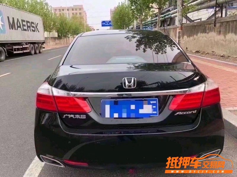 青岛16年本田雅阁3