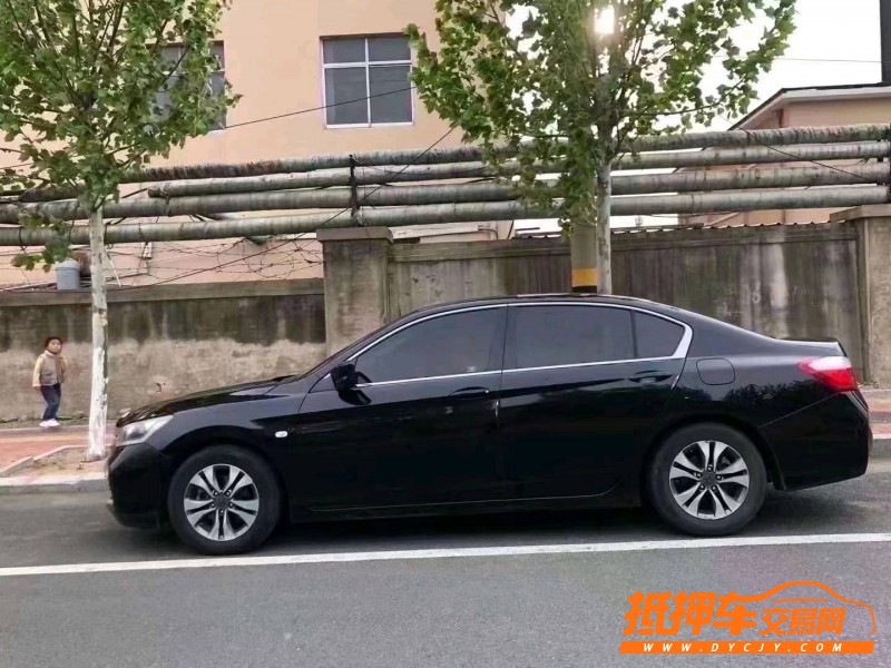 青岛16年本田雅阁4