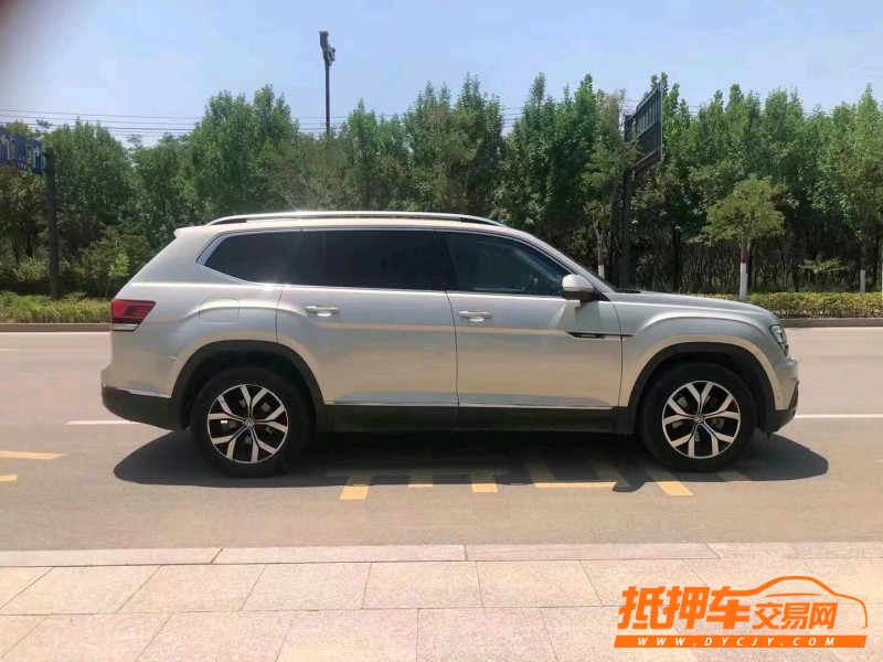 潍坊17年大众途昂8