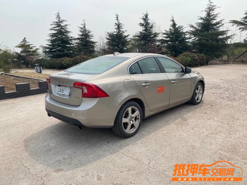 青島12年沃爾沃S60L8