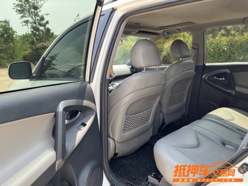 青岛10年丰田RAV48