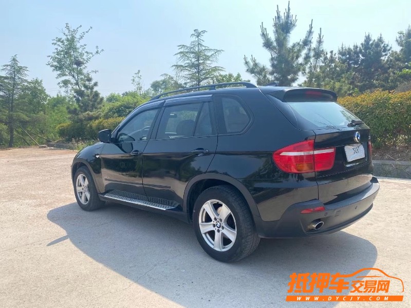 青岛09年宝马X59