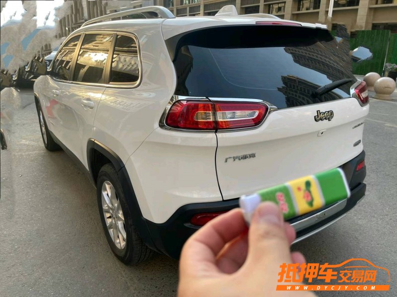 通遼17年Jeep自由光2