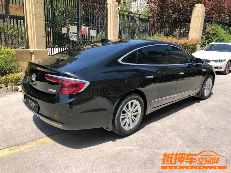 潍坊18年别克君越4