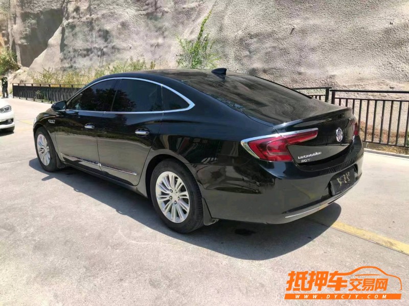 潍坊18年别克君越7