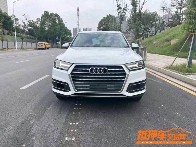 常德17年奧迪Q77