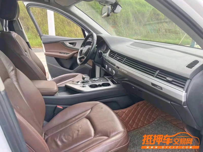 常德17年奧迪Q74
