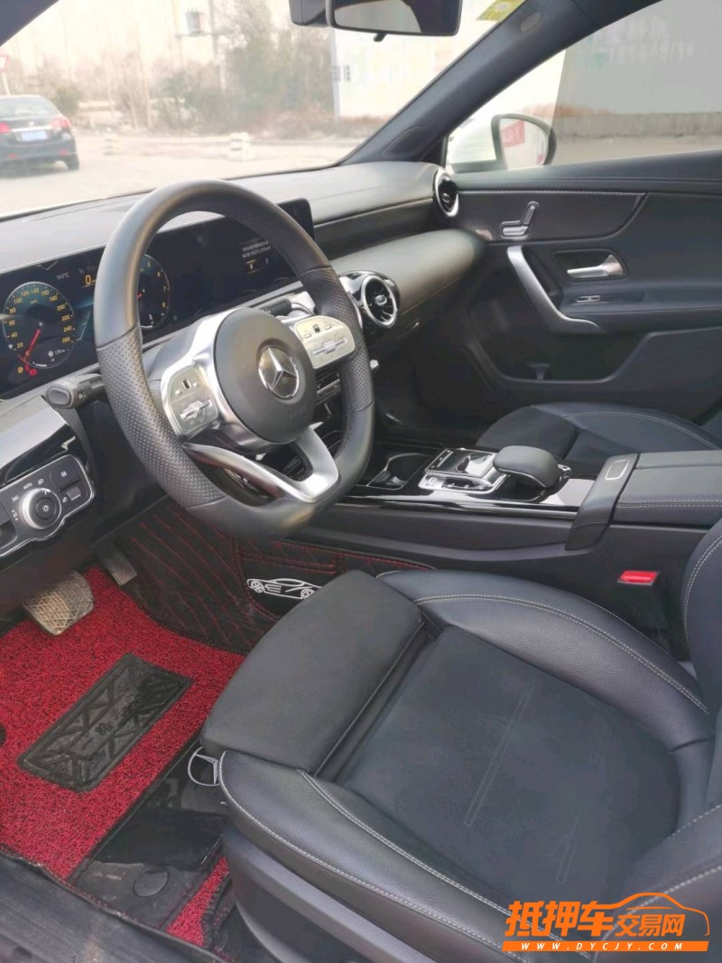 徐州19年奔驰A3