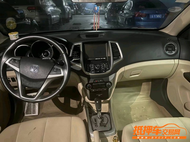 重慶15年長安汽車逸動2