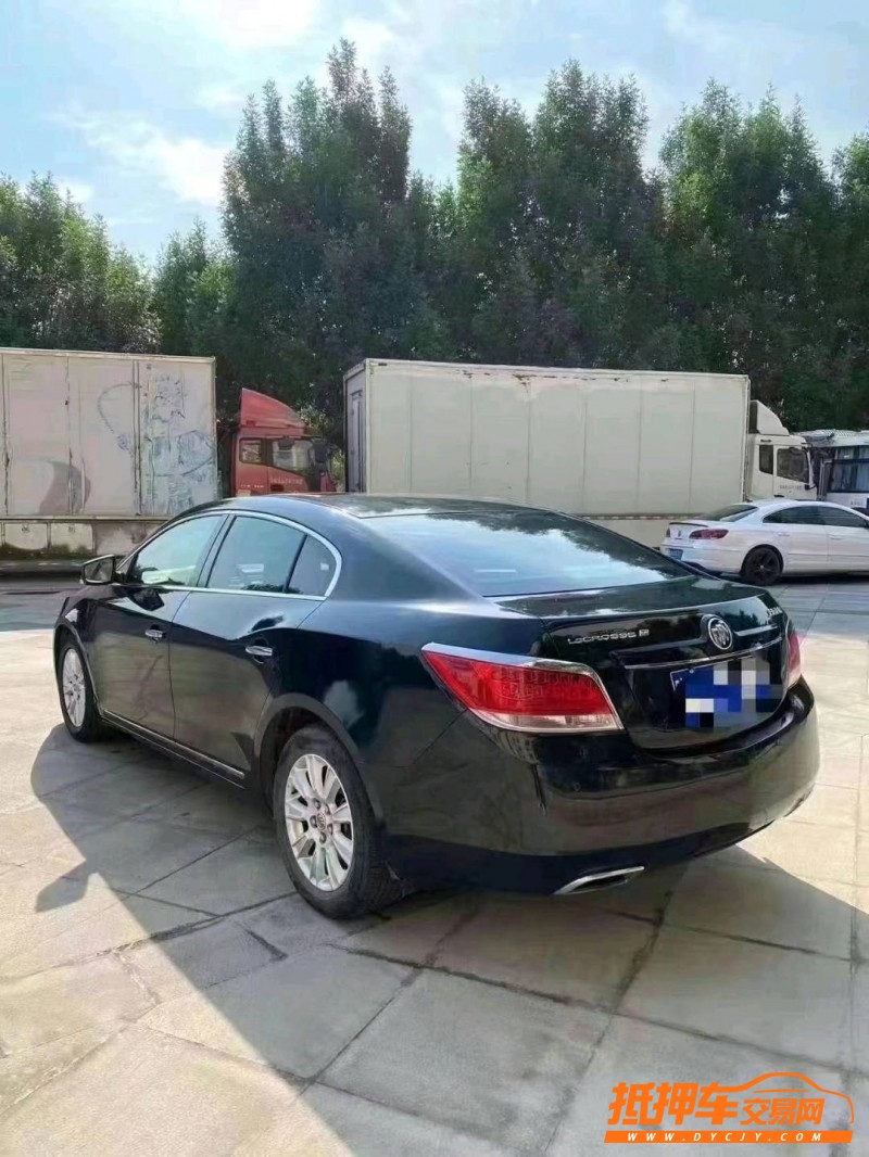 潍坊12年别克君越5