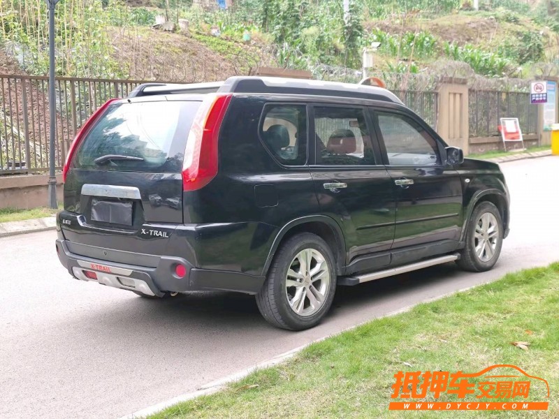 重慶12年日產奇駿4