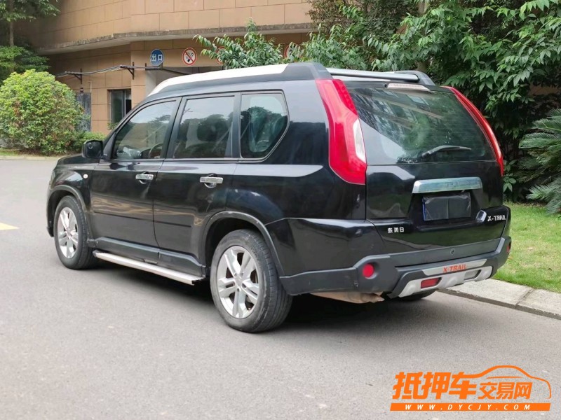重慶12年日產奇駿8