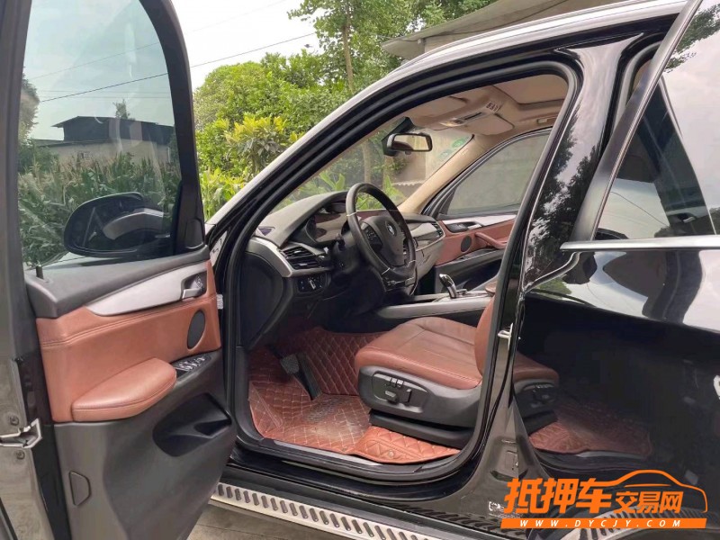成都16年寶馬X58