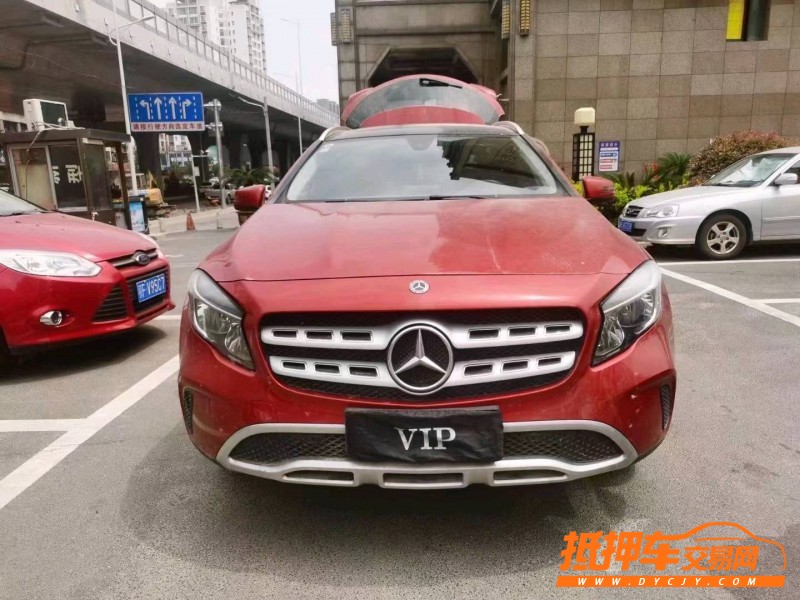 宜昌18年奔馳GLA1