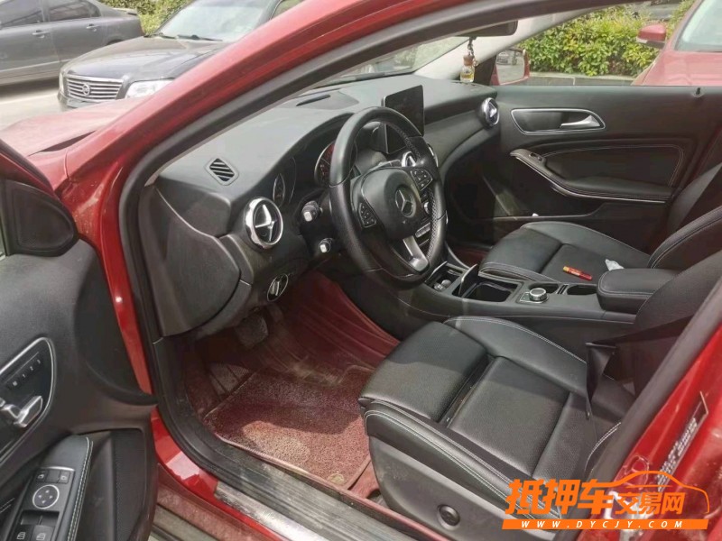 宜昌18年奔馳GLA5