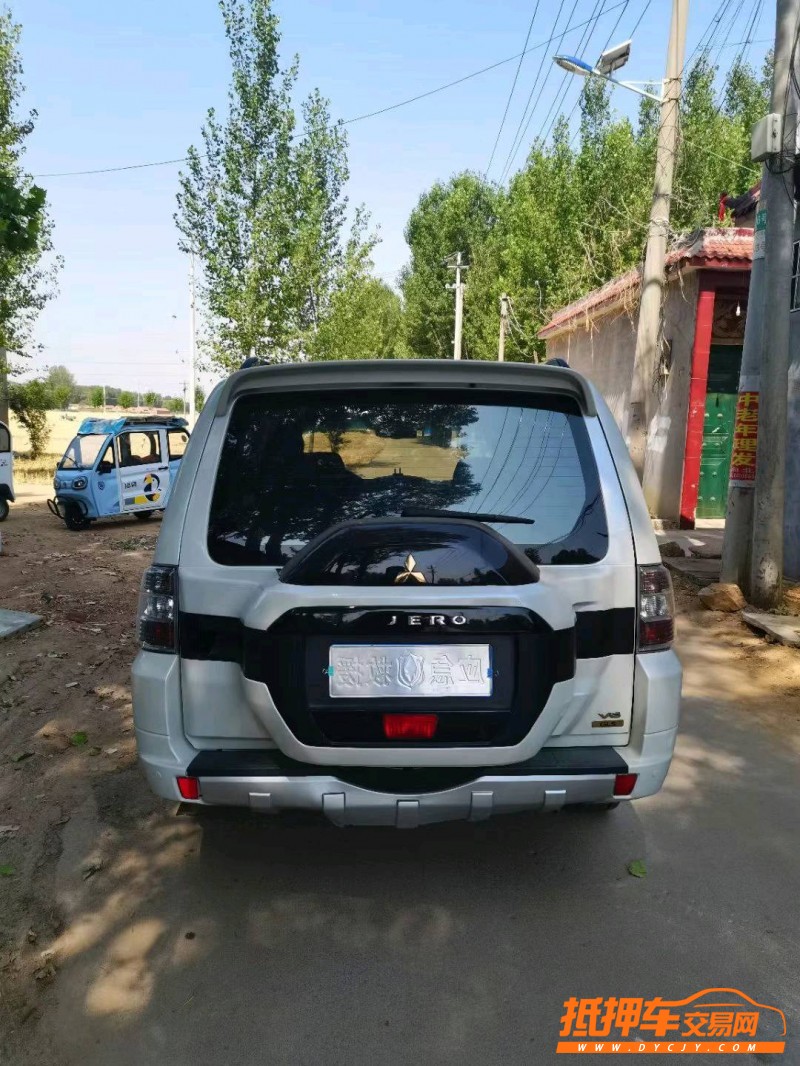 潍坊18年三菱帕杰罗1